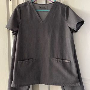 Like new figs scrub set